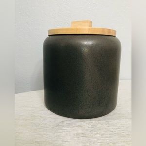Medium Stoneware Tilley Food Storage Canister with Wood Lid Black - Project 62™